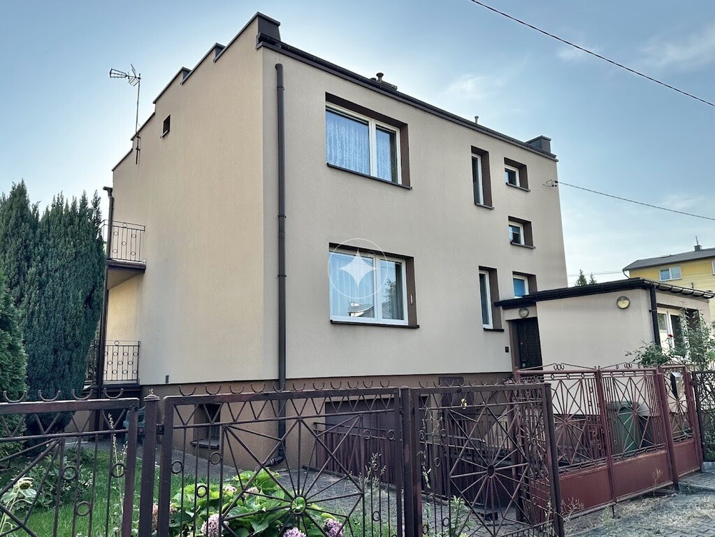 Dom w spokojnej dzielnicy Małobądz