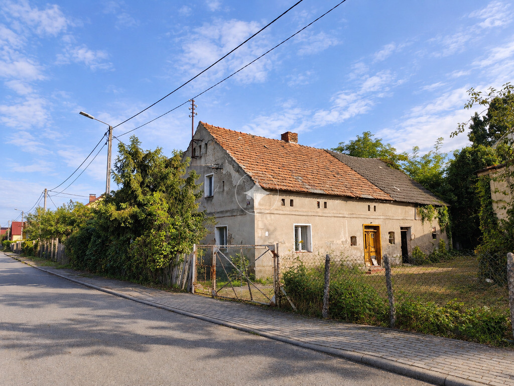 Dom 80 m² | 15 arów | Stodoła – Wierzbie
