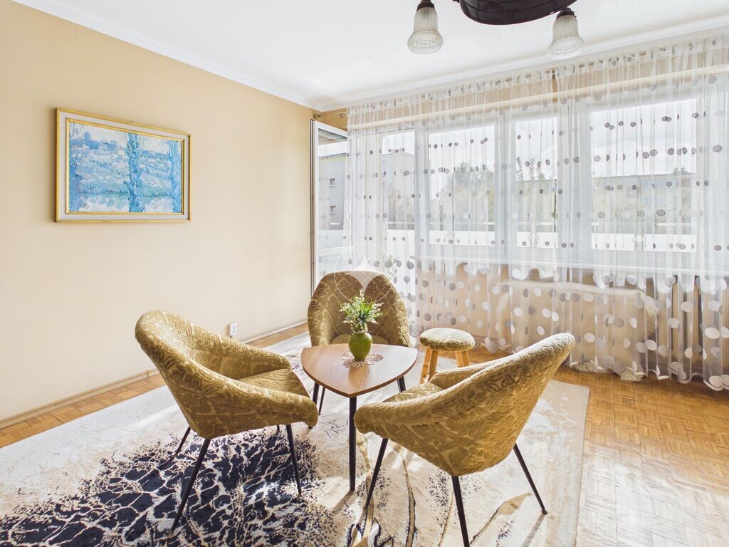 3 pokoje, 60 m², balkon, piwnica, 2. piętro, Łapy